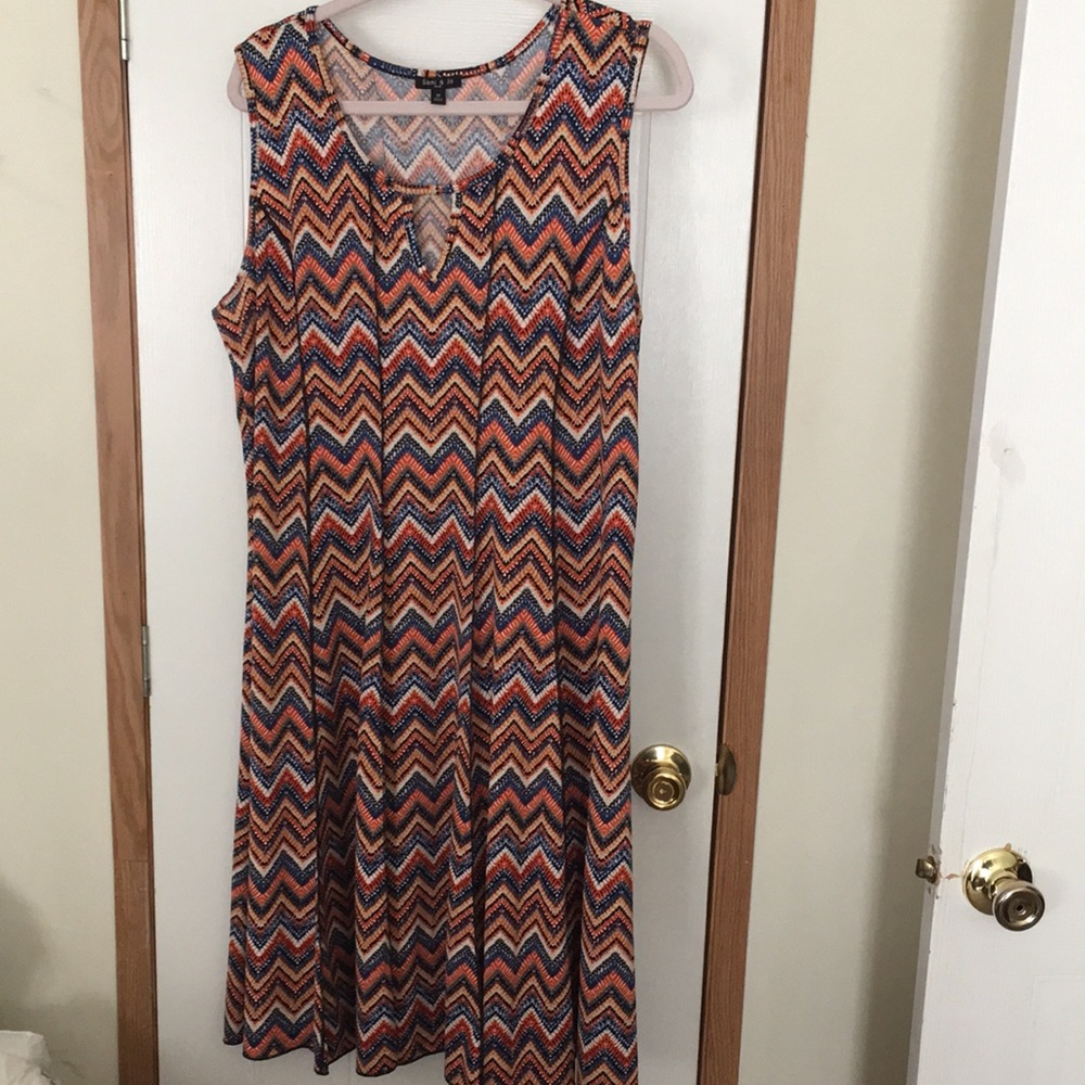 Sami & Jo 2X sleeveless dress colors oranges, blues& white